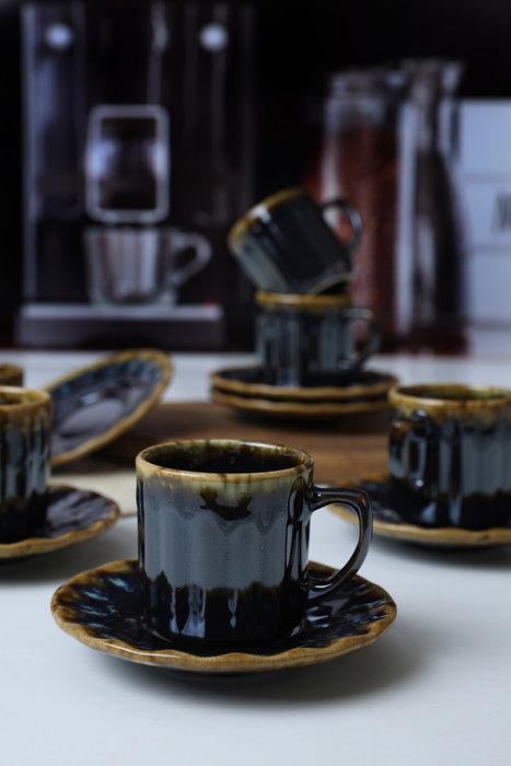 Hermia Juego de Tazas de Café y Platillos Negro y Dorado (12 Piezas)